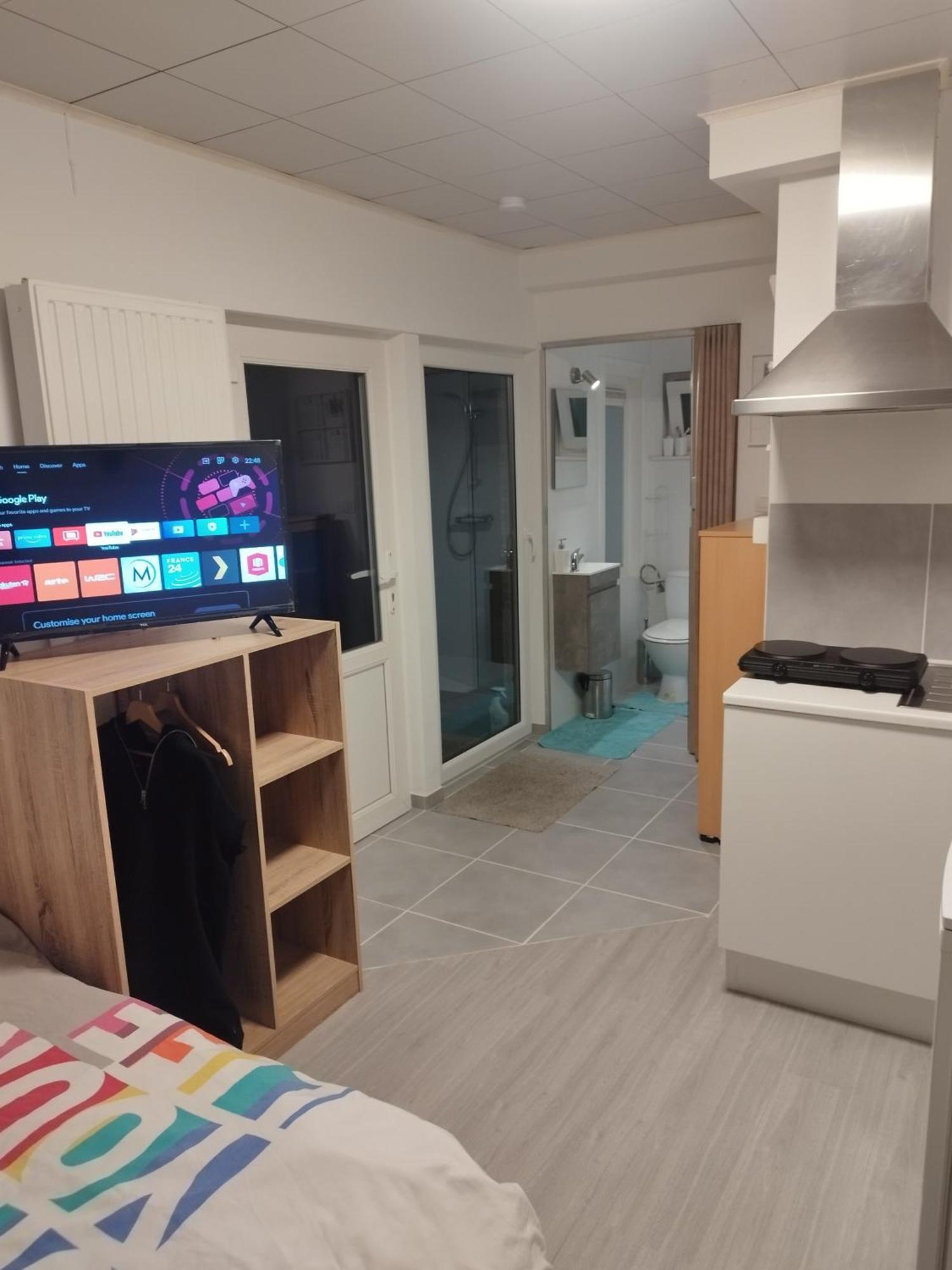 ברינגן Modern Lux Studio מראה חיצוני תמונה